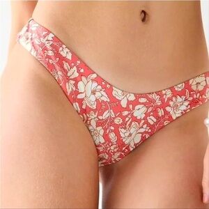 NEW J. Crew Curved-waist cheeky bikini bottom in tossed floral Size M